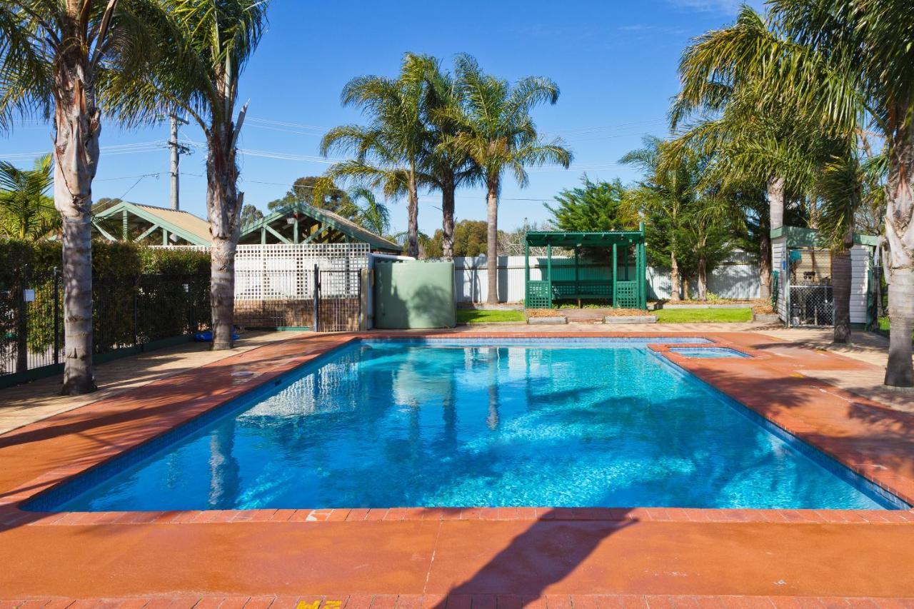Sandhurst Motel Carrum Downs Exterior photo